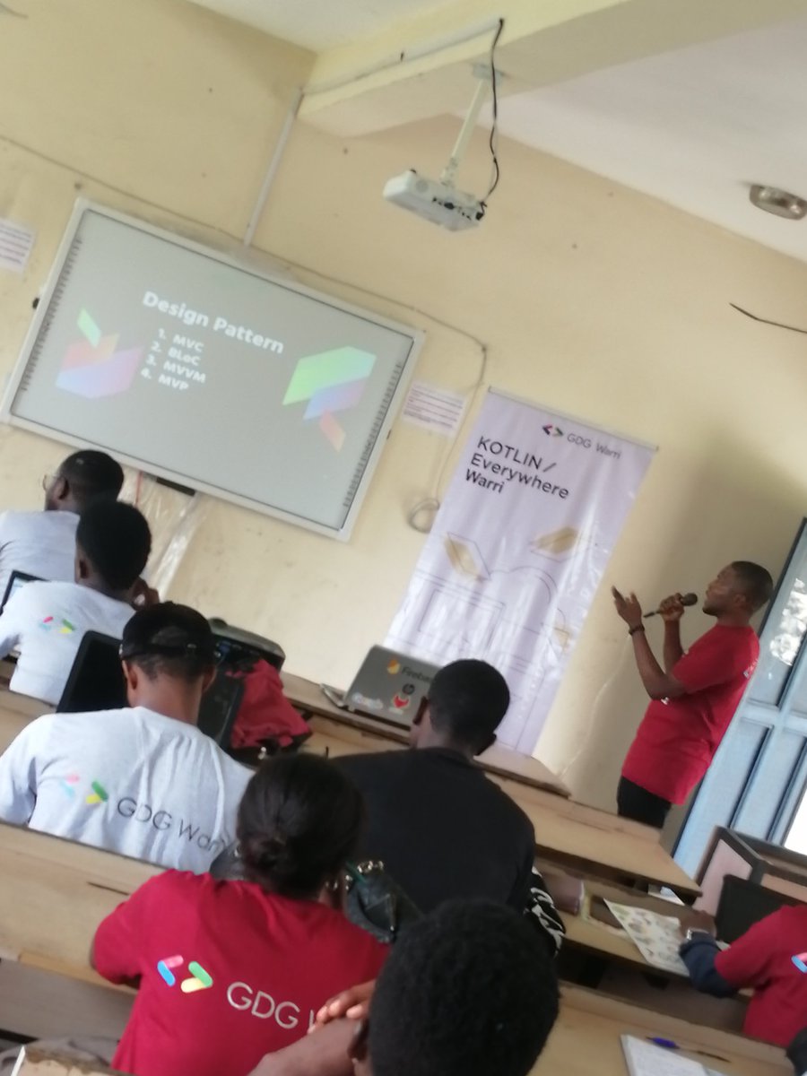 MrTechDan's tweet photo. @kelvinrolex talking on design patterns in @FlutterDev at the @gdg_warri #ioextended19 #kotlineverywhere https://t.co/J78WJxeH27
