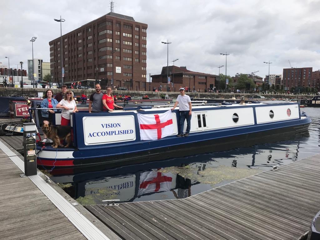 gembooo19's tweet photo. The Staples family have arrived in style, come on England  #netball #thisisnetball https://t.co/sz4igRIqY0