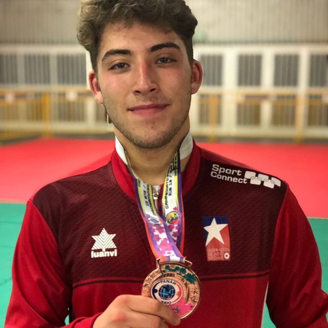 تويتر \ IND Chile 🇨🇱 على تويتر: "𝗠𝗘𝗗𝗔𝗟𝗟𝗔 𝗣𝗔𝗥𝗔 𝗖𝗛𝗜𝗟𝗘 🥉🥋  🇨🇱 Iquiqueño Franco Arismendi ganó bronce en la Categoría -90 kg. en el  Panamericano de Judo Sub 18 que se disputa