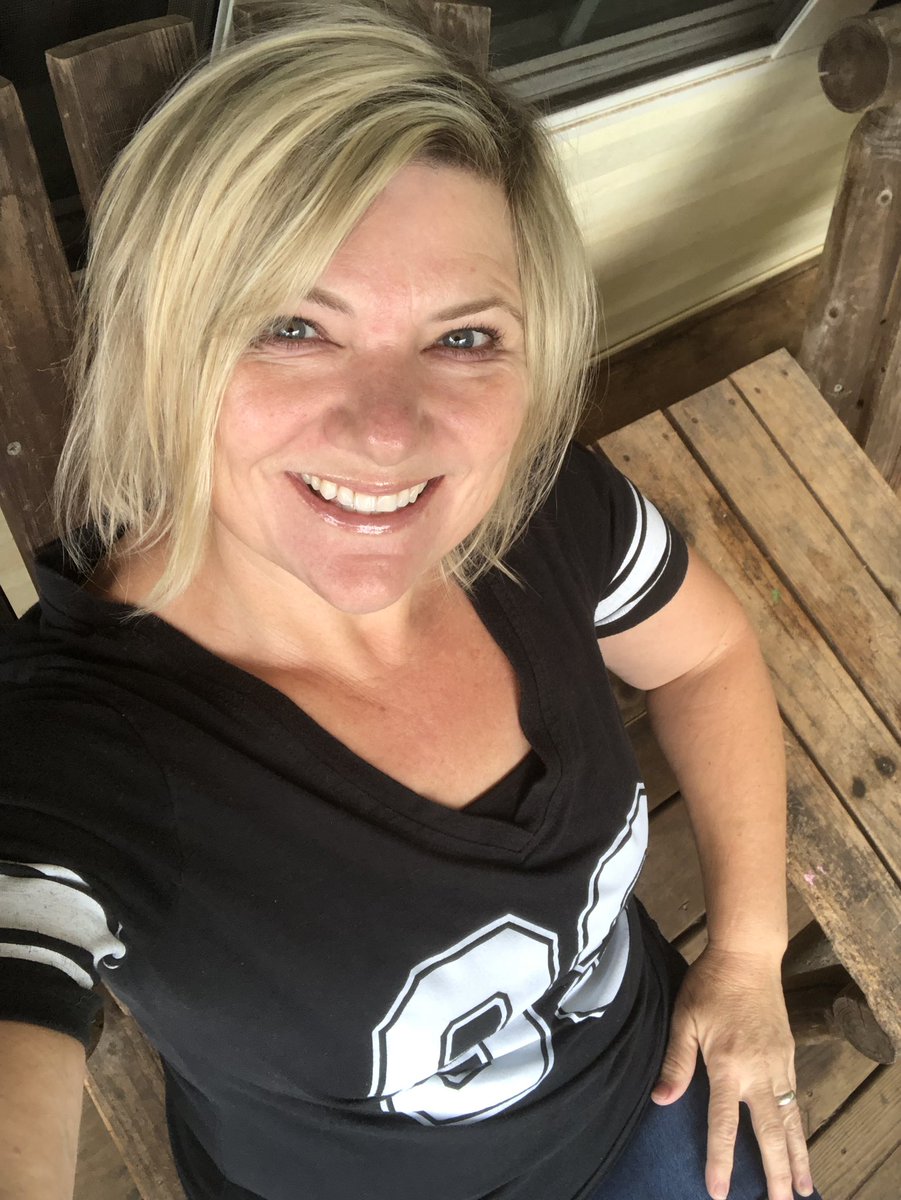 SamaraHardee's tweet photo. Happy Saturday folks! See if I can get down to the river today! I’m really ready for positive vibes and energy! What better way to recharge than fishing 🎣 💋🤷♀️😜#liveyourbestlife #livingtime #recharge https://t.co/n2oyv7goh1