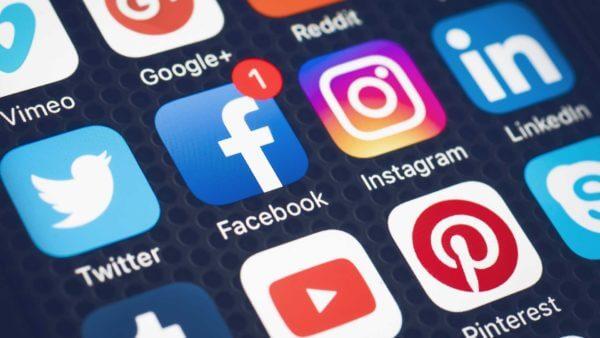 WebDigitalize's tweet photo. Facebook warns Pages 😄it is downgrading posts that use exaggerated #health claims to promote products.

Facebook announced on Tuesday it has made #rankingupdates to its News Feed algorithm, aiming to reduce posts that contain exaggerated or sensation health claims. https://t.co/EY8IsXSBcu