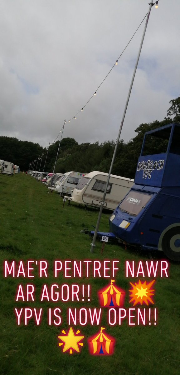 Mae'r Pentref nawr ar AGOR!! A'r haul yn dechrau ymddangos! <a href="/CFfICymru/">CFfI Cymru</a> #pentref19