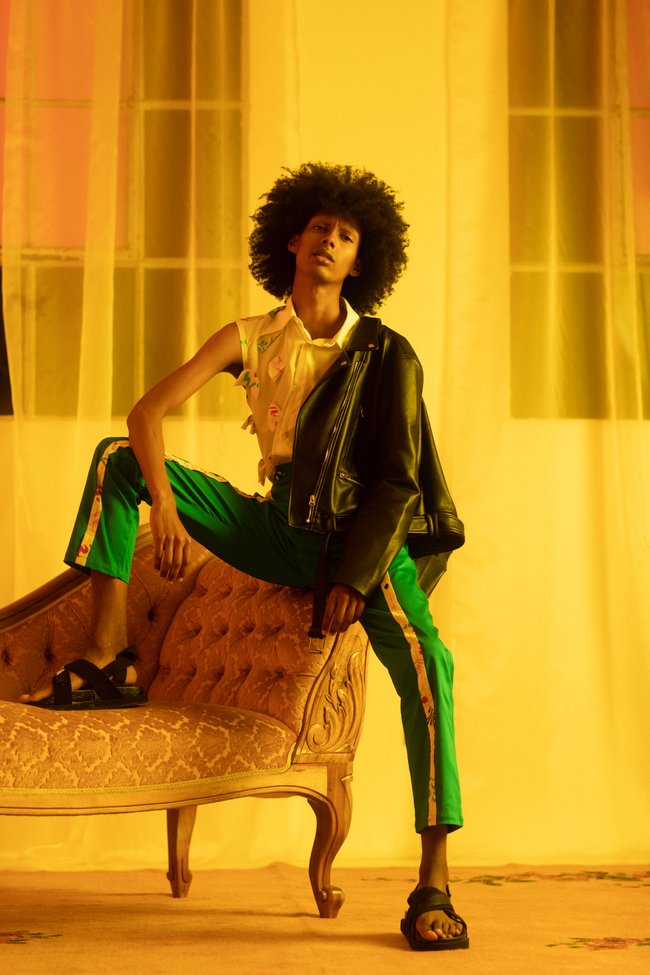 FashCollective_'s tweet photo. Allure | #TFCEditorial 
View here: https://t.co/iHxSCBmOnk
Producer: Saidat Abiodun | Creative Director/Styling: Danielle Solomon | ✂️💄: Inga Hewett | 📷: Nina Zimolong | 🎥: Mikayla Jean | 👱: Chadlee Van Wyk | Style Asst: Sasha Sakarai
 
#thefashioncollectiveinc #TFCinc https://t.co/mImpeKPHPt