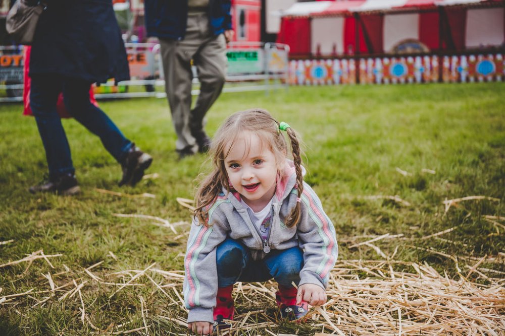 swingardens's tweet photo. Experience the #ultimate all-day #family #vintage #festival at #RagleyHall, Warwickshire. With more than a dozen live acts on two stages, #Swing dance workshops, Superb choices of British #streetfood, vintage stalls &amp; fairground rides. https://t.co/CE9c8Ng7w0 https://t.co/9LGZU3S2y0
