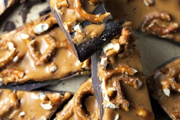 iontv's tweet photo. This peanut butter pretzel bark recipe is sure to make your day just a little bit sweeter! #IONTVKitchen https://t.co/36fLHxUOQp https://t.co/xPPhqdnMry