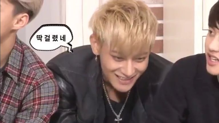 PainkillerExo's tweet photo. Question: who buys good food for the members?
Tao: did i? Or didn't i?
Baekhyun: tao, stay out. I never saw you open your wallet.
Tao: ...

#OT12 #EXO @weareoneEXO https://t.co/wciVxNdSJd