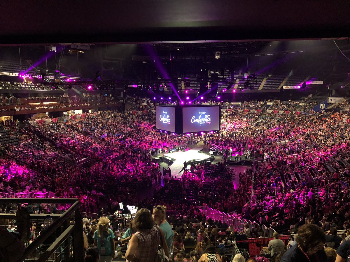 naysdays_'s tweet photo. Good Morning from the Pink Bubble #31conference @ThirtyOne https://t.co/Q3Feo47D6Q