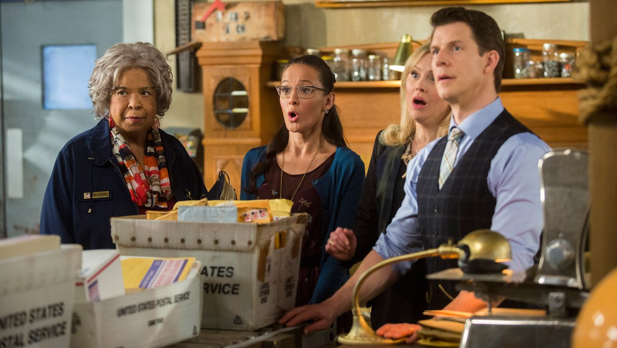VisionTV's tweet photo. The best way to beat the heat? Staying indoors with a #LostLetterMysteries movie! Today, our #POstables discover an undelivered love letter and set out to find the intended recipient. Enjoy "Second Chances" at 6pm ET guest starring Della Reese. https://t.co/7J6VJJoNG4 https://t.co/mPWlbY9OuK