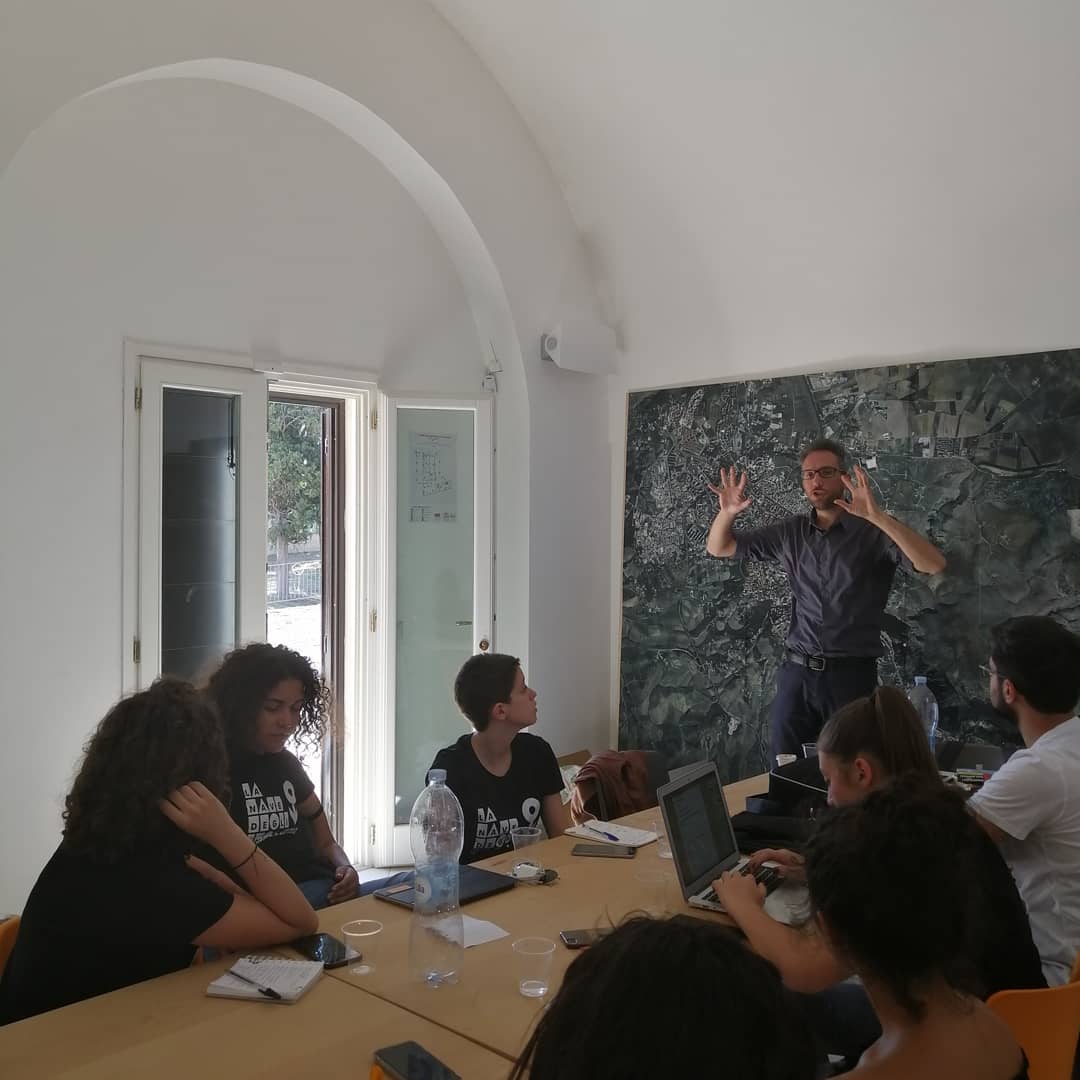 GommalaccaT's tweet photo. #LNDI - Isola degli Incontri
Siamo all'#ODS di #Matera per "Diario di bordo", il Laboratorio di visione e scrittura critica condotto da @andreapox di #TeC - @TeatroeCritica 📖🎭
@Matera2019
#LaNavedegliIncanti
#AWARE #ISDI
#Matera2019 #CoMatera #OpenFuture
#ilviaggiodiSofia https://t.co/sQ8LyyiBOz