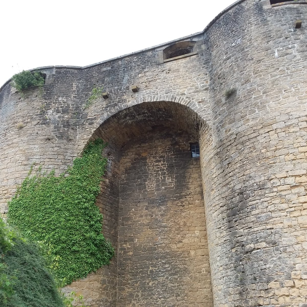 CormackRoadtrip's tweet photo. @Chateau_Sedan is #breathtaking what an #epicday #80daysofbliss https://t.co/evaY4rRBlo