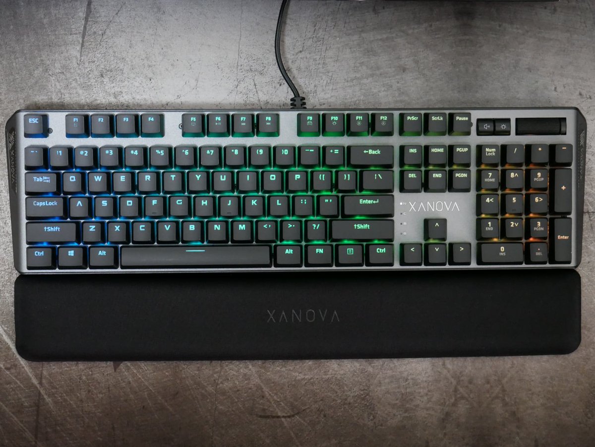 Galax_Xanova's tweet photo. Wow 😎

#Magnetar #Xanova #keyboard https://t.co/mTObRURVrW