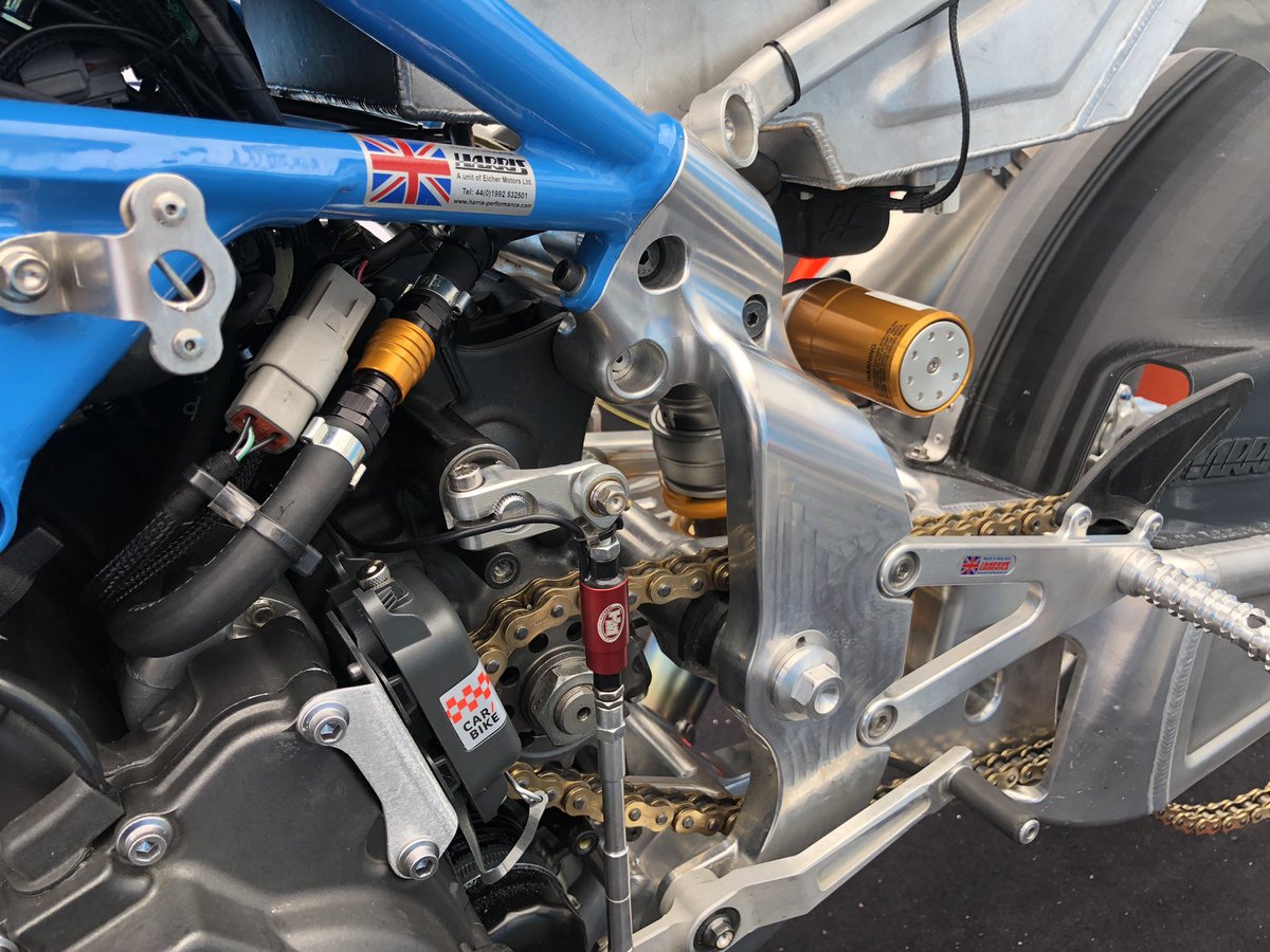 speedyhaydon's tweet photo. Really nice to look around the new Harris Moto2 bike that @JJracing55 will be riding. Check it out. What a beautifully crafted machine! Note the unique trellis meeting billet lower chassis (designed so you can adjust flex). #supercool #harris https://t.co/KQlS1vUuir
