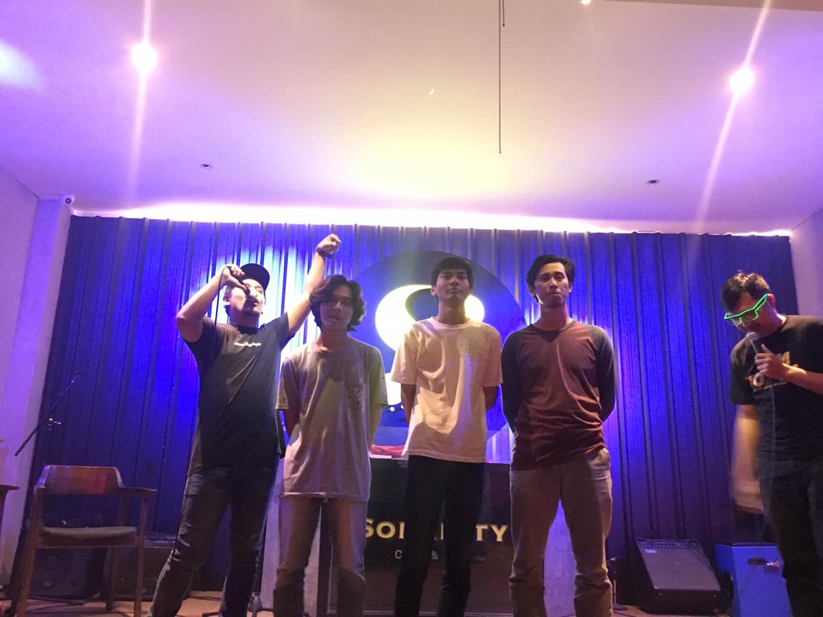 Perwakilan malang mengirim 2 orang ke JICOMFEST <a href="/ditapradja/">Fito</a> &amp; @doseNdeso 🎉🎉
Selamat juga buat fajri dari <a href="/StandUpIndo_JBG/">STANDUPINDO JOMBANG</a> 
Semoga semua sukses di Jekardah 😎