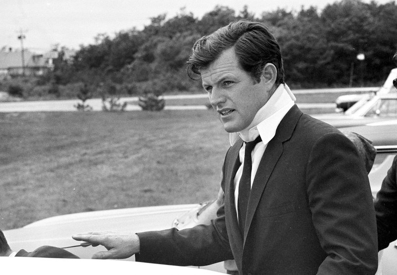 HarryLamont4's tweet photo. @IngrahamAngle #Chappaquiddick #ChappaquiddickIsland #DikeBridge #MaryJoKopechne🌹 https://t.co/0WLXLERyRS