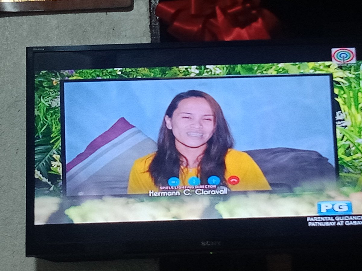 SkyFansSquad1's tweet photo. Sisi Rondina's story is such an inspiration for every student that having a doubt to there skills! ♥ 
Love your very amazing story @Rondina011

#MMKSisiRondinaStory https://t.co/IRsG44yL9Y