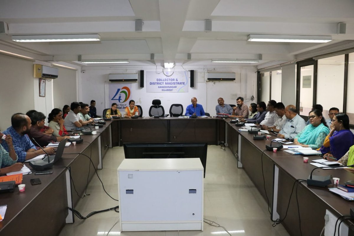 ProSampark's tweet photo. @CollectorGnr @RACGandhinagar આજરોજ ગાંધીનગર જિલ્લાના તમામ ફ્લેગશિપ પ્રોગ્રામ જેવાકે જળશક્તિ અભિયાન, એસ ઓ એસ, વનીકરણ, આઇ.ઇ.સી વિગેરે બાબતોની ગહન ચર્ચા કરી અમલીકરણની સૂચના આપવામાં આવી. https://t.co/NBQ3OsPZY3