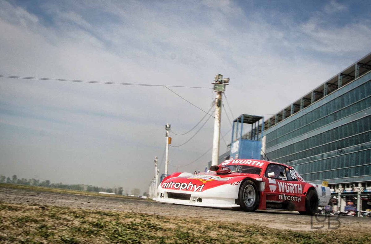 #TCMouras el burro se rompió durante el entrenamiento, pero notamos una mejora en la #Dodge de <a href="/escuderiafe/">Escuderia FE</a>. Vamos confiados a clasificar.
.
.
Foto <a href="/DamianBarisch/">Damian Barischpolski</a> / Prensa Salerno.