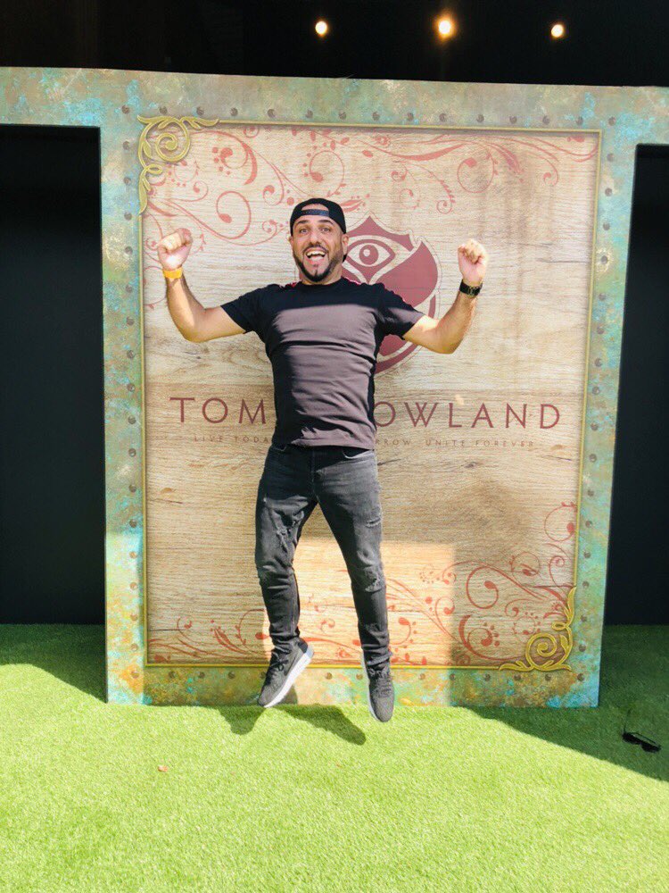DJDave202's tweet photo. Even if you‘ve been there several times, Tomorrowland is always a big blast and gathering of so many electronic music fans who celebrate peaceful, this is special everytime! @tomorrowland #dave202 https://t.co/032WT8inaK