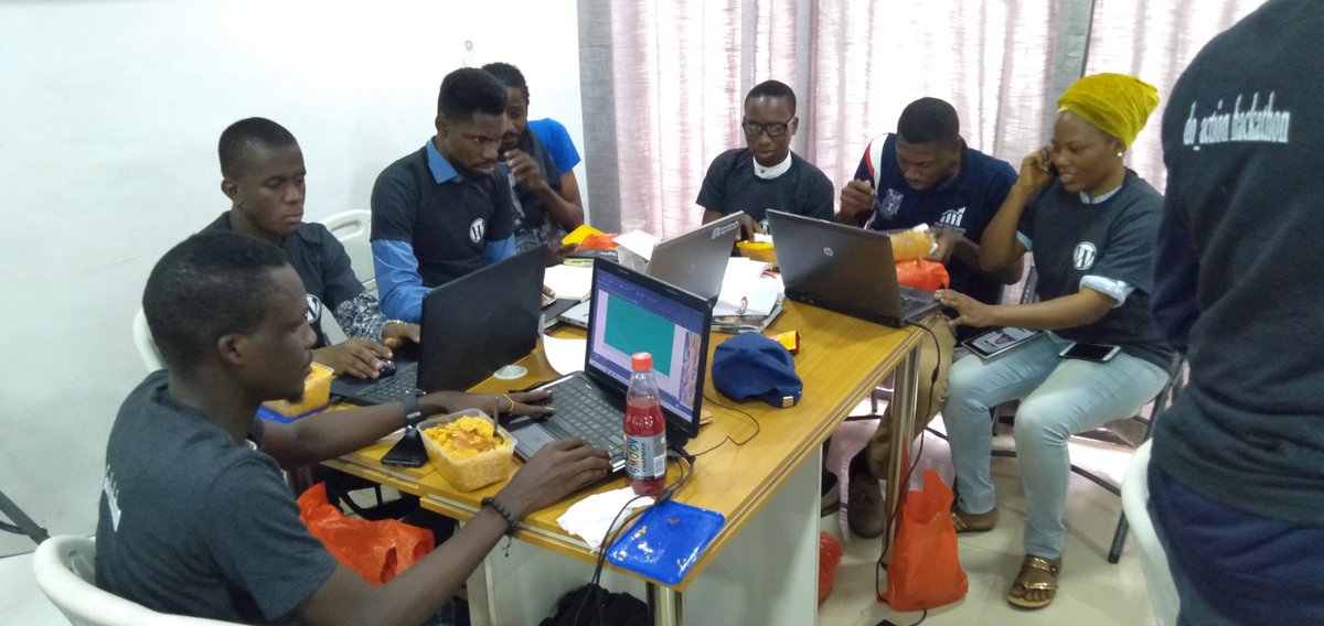 WPLagos's tweet photo. Cross section of participants as they take lunch #doaction #wordpress https://t.co/STNeBA6OsG