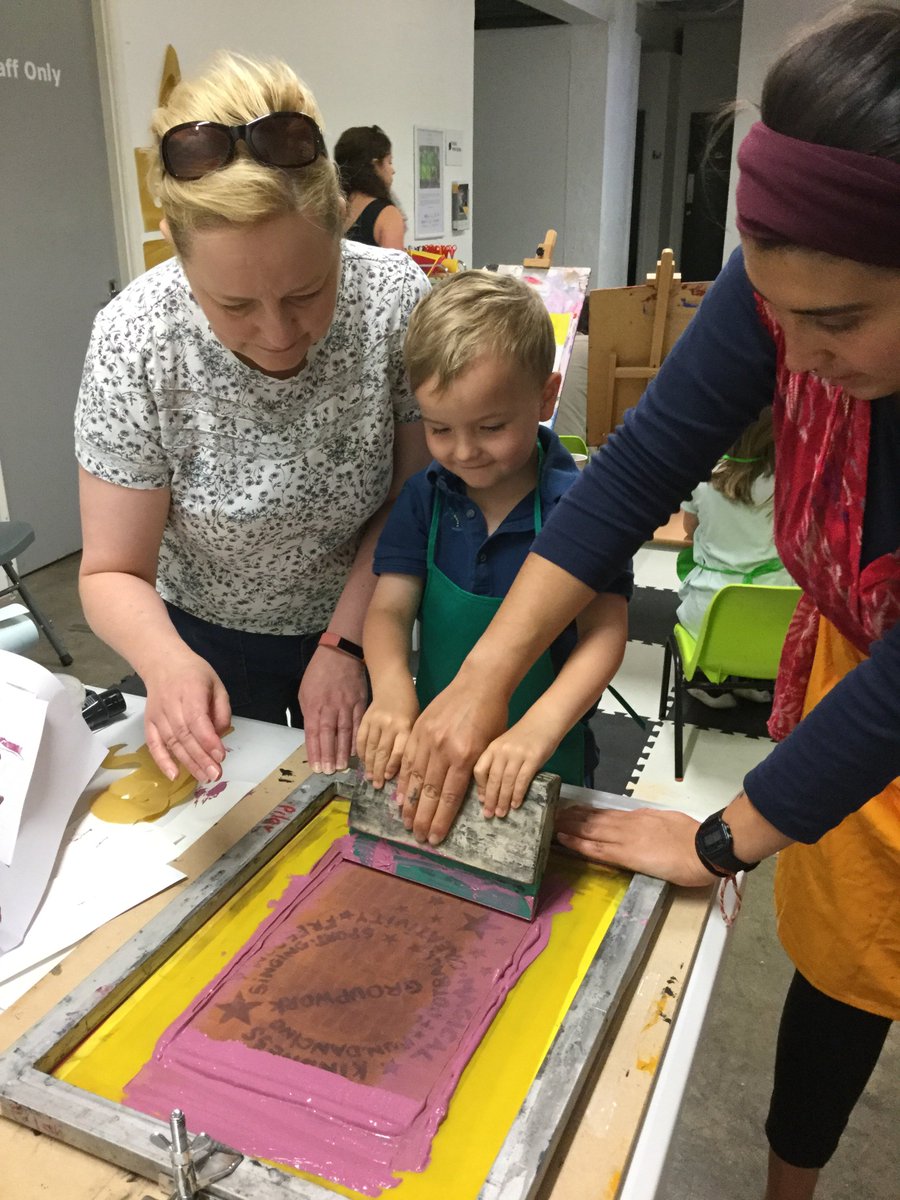 goldenthreadg's tweet photo. Thank you to everyone who took part, and a big thank you to Pilar Morales for providing a brilliant screen printing workshop this morning. We all had lots of fun! #artforkids #printmaking #Belfast #takepartinart https://t.co/zpwqkSMcvr