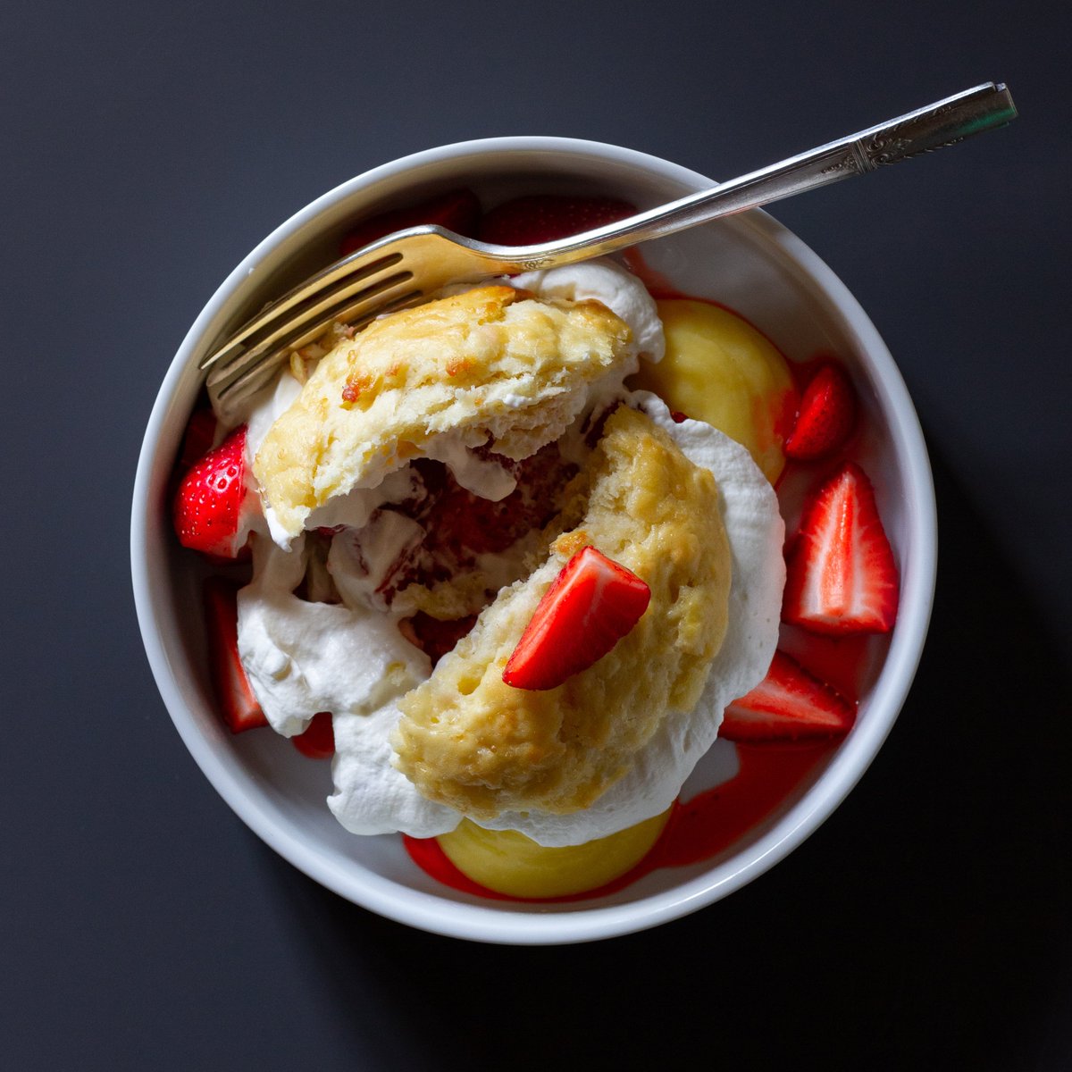 We're here to show you how we're taking full advantage of strawberry season with this dessert– the best buttermilk biscuit from our Sous-Chef Ben, lemon curd, whipped cream, and of course, strawberries 🍓⁣