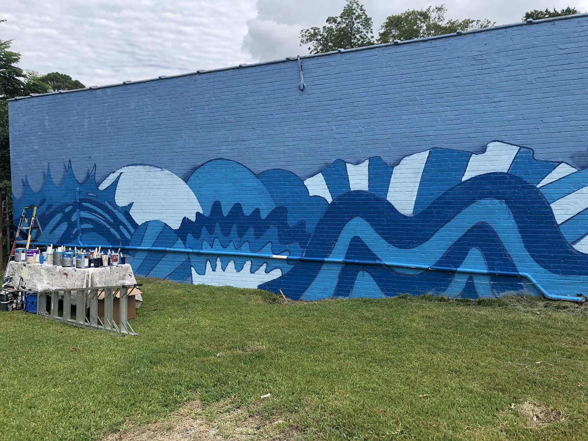 ScottieHunterTV's tweet photo. GIVING BACK: Up before 7 a.m. today but it’s all for an amazing cause! We’re helping paint a mural over on Plank Road. it’s part of an effort with the city to honor the legacy of #BatonRouge icon Sadie Roberts-Joseph through service. #WallsProject #CommunityService #BuildBR @WAFB https://t.co/oUcT6jUeUY