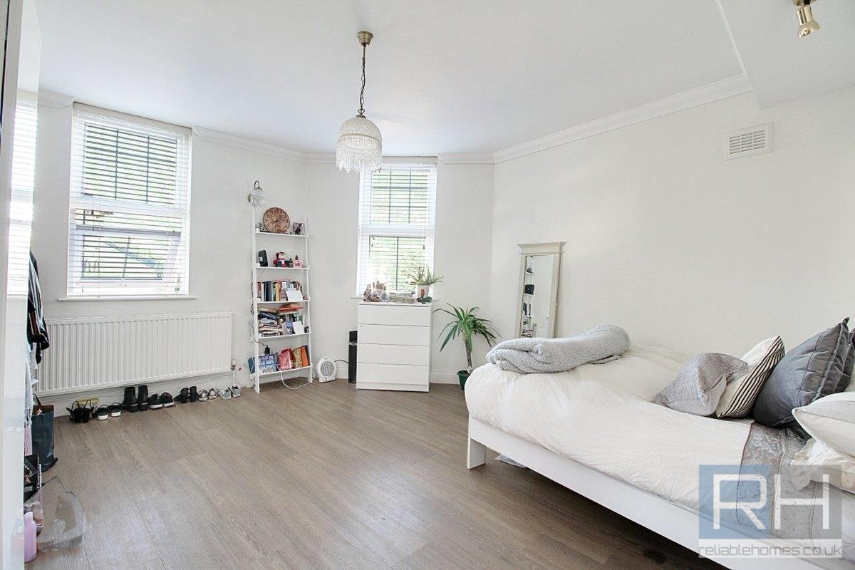 ReliableHomesEA's tweet photo. We just listed this beautiful 2 bed flat on the High Road in East Finchley, N2.
To find out more see: https://t.co/0Bjru7vYlZ
#reliablehomes #justlisted #n2 #2bedflat #flattolet #eastfinchley #location https://t.co/9XsxT0BDr2