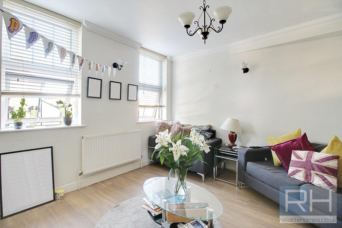ReliableHomesEA's tweet photo. We just listed this beautiful 2 bed flat on the High Road in East Finchley, N2.
To find out more see: https://t.co/0Bjru7vYlZ
#reliablehomes #justlisted #n2 #2bedflat #flattolet #eastfinchley #location https://t.co/9XsxT0BDr2