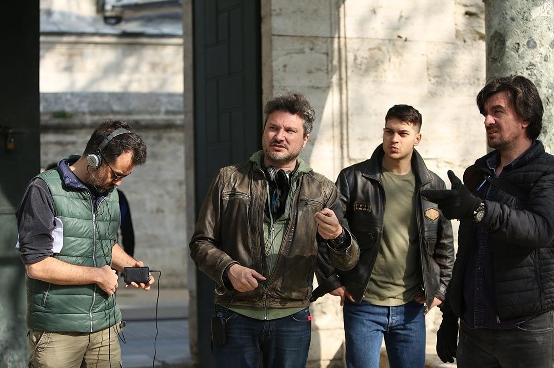 ulusoy_ar's tweet photo. #Repost @gimmehope (@get_repost)
・・・
The very first days of The Protector Season 1
#tb #throwback #setlife #thewayiseethings #throughmylens #director #shooting #mosque #theprotector #netflix #netflixoriginalseries #hakanmuhafız #eksisuratlar #limoniler https://t.co/J7ghH9JHzn