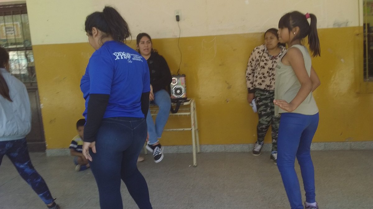 jju_lio's tweet photo. #SomosCAI15 full actividades junto a los niños escuela lapacho 2 @lescano_marite @patriciapinasco @artydance23 @fguillesaavedra @AylanDavid @FerSiarezEa @Marielenavar https://t.co/P0SQkkxjdy
