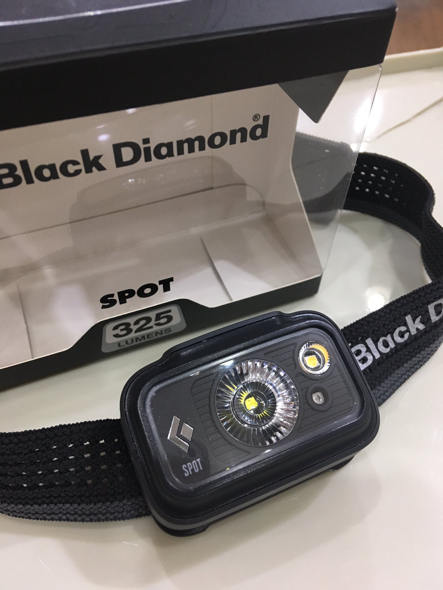 Toshiの悪あがき シーズン1 Blackdiamond ブラックダイヤモンド Spot325 スポット325 ヘッドライト 登山初心者 山 クライミング ルーメン 電池 照射時間 ヘッドランプ リニューアル ベストセラー シュイナードイクイップメント ヨセミテ