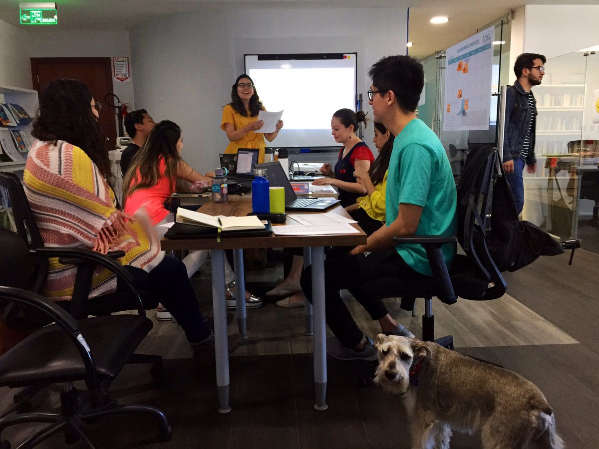 juliolopezdata's tweet photo. Sábado de taller para preparar un ejercicio de levantamiento de datos de infraestructura peatonal 🙋🏽‍♂️🤓🚶🏽‍♂️🚶‍♀️ @GrupoFARO @GIZEcuador #Ambato #LabUrbanoAmbato #Ecuador #CiudadesSostenibles #ODS11 https://t.co/ZDJB6IaqWu
