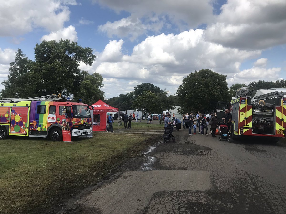 FireLambeth's tweet photo. #WestNorwood red watch crews at the #lambethCountyShow with our #pride appliance and the outreach team. Come and see us. Good work team. @lblcountryshow #brockwellpark #sunshine https://t.co/jgYRoDQDC3