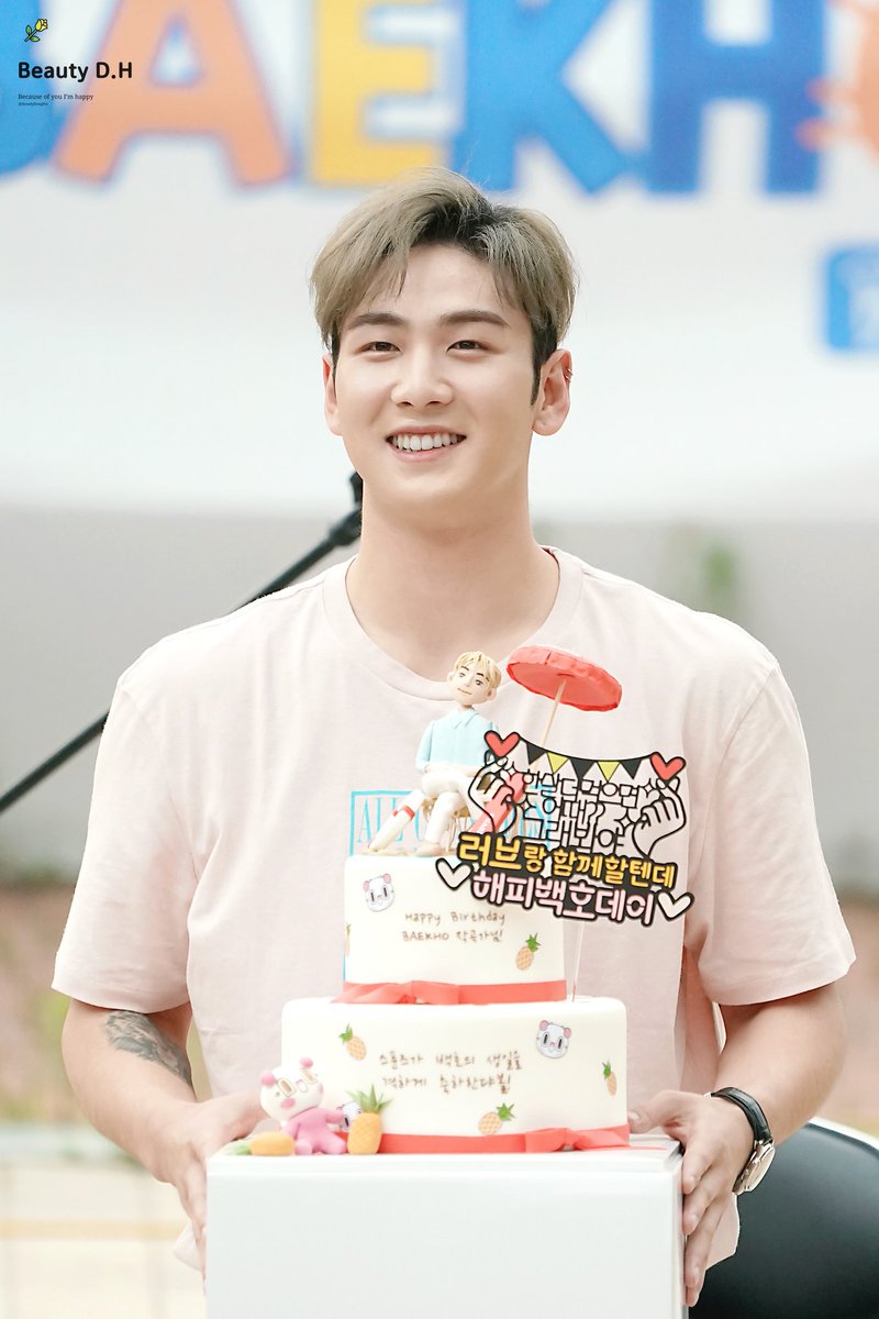 BeautyDongHo's tweet photo. 강동호 행복하게 해주세요.

#칠월의_어느멋진_동호날
#Happy_BAEKHO_Day 
#특별한여름_백호날

강동호의 행복한 하루하루 중 오늘은 특별히 
더더더더 행복한 하루를 보냈으면좋겠다. https://t.co/poR989EHzC