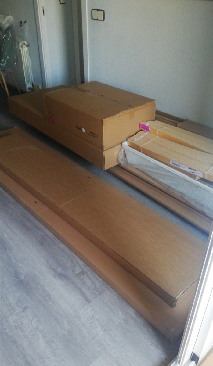 patriziaRtzo's tweet photo. ¿Me ayudáis a dar visibilidad a la estafa constante de @IKEASpain?
Nos han dejado tirados por 3° vez este mes, y ahora estamos con la casa llena de cajas y no nos dan ninguna solución. Desde el 3 de julio que se compraron los muebles. Frustración, impotencia y estafa. 
#ikea https://t.co/yng8Y9frsX