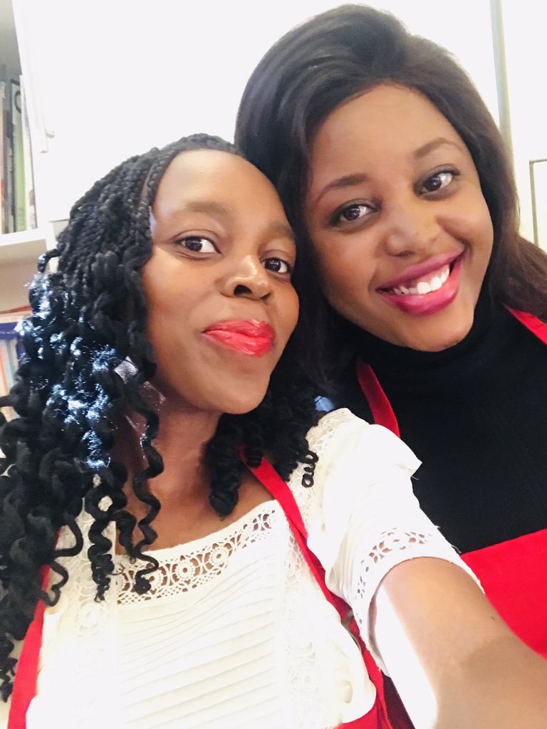Rirhandzu01's tweet photo. We ready to cook😜💃 got some lessons from The Lazy Makoti #bookclub moments 📚#inceptionbookclub https://t.co/ypijScXkBD