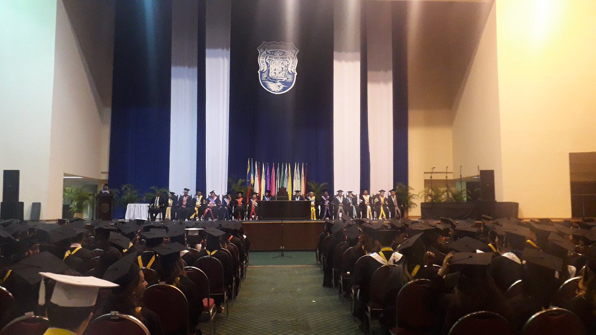 Con palabras de la Dra. Judith Aular de Duran, Rectorado (E) de LUZ finaliza la primera tanda de graduandos 👏