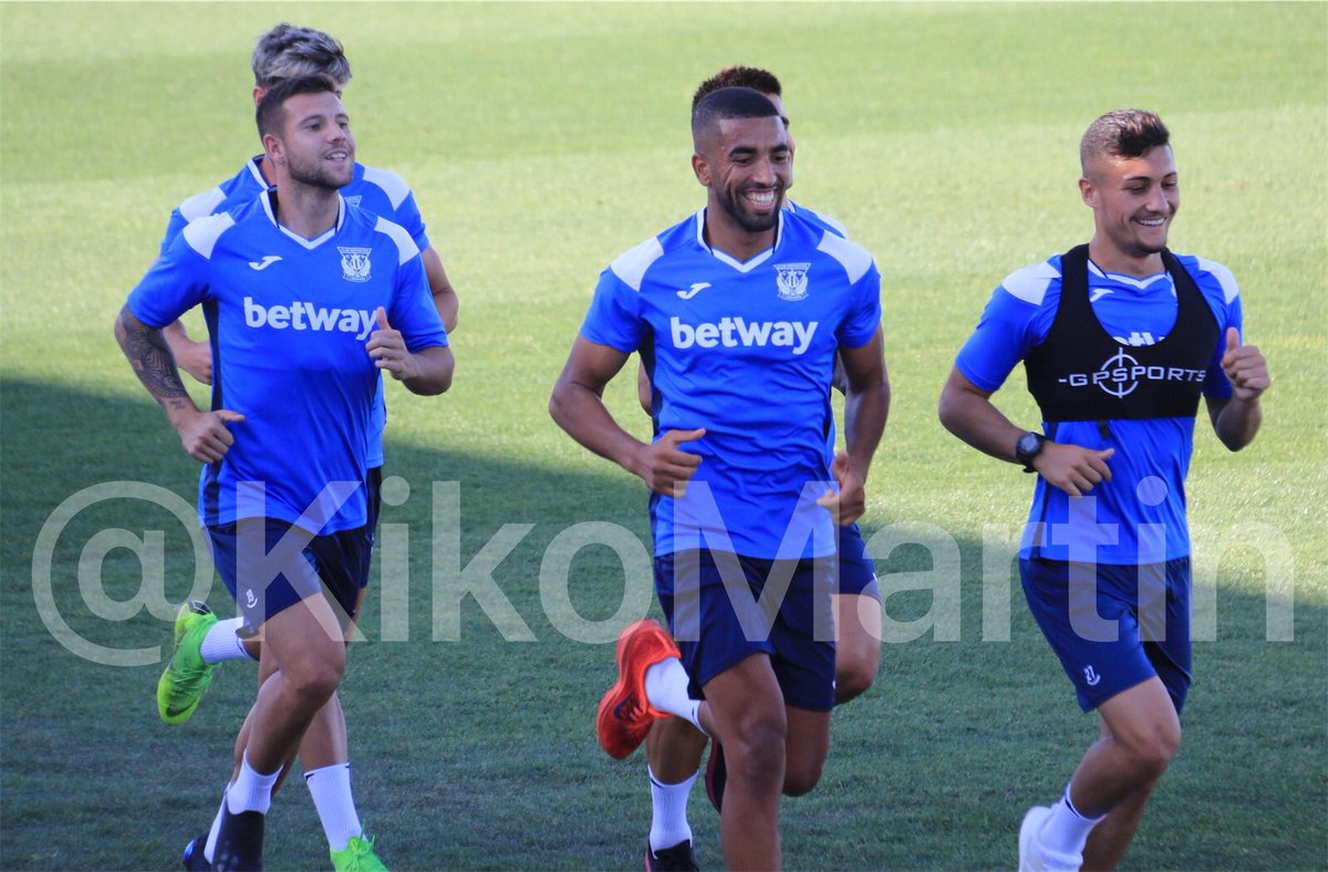 kikomartin's tweet photo. 🛫Pellegrino se llevará a Tánger a toda la plantilla del primer equipo del @CDLeganes y a tres canteranos.

✅Aviles, Kleandro y Jaouad han sido los elegidos. 

#Leganés #LaLiga #Pretemporada https://t.co/0WmBxvqMvR