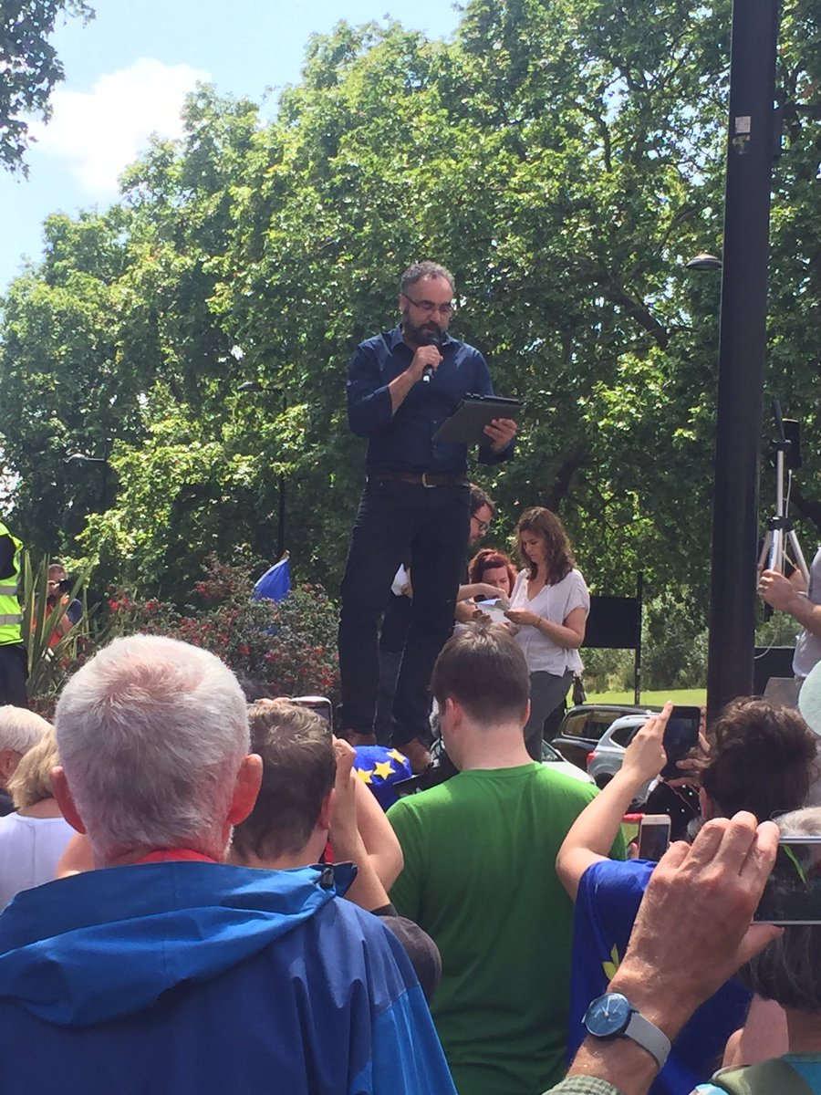 thgreenparty's tweet image. A gallery of @TheGreenParty stars out today in support of #RemainandReform - and to say a loud ‘no’ to Boris Johnson’s destructive Hard Brexit.
@CarolineRussell @Amelia_Womack @GinaDowdingMEP and @ScottMEPLondon doing us all proud!

#RevokeArticle50 #PeoplesVote