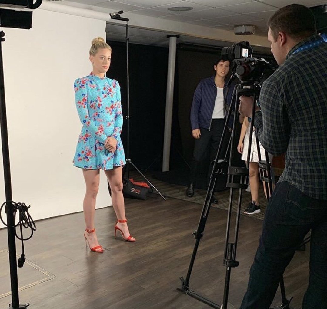 OH HOLY JOSEPH LOOK AT HER LEGS