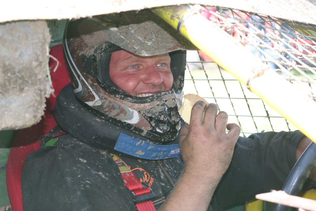 RaRaRacing's tweet photo. Helaas heeft het bestuur van AutoSport Groningen heden middag besloten om de autocross van aankomende zaterdag 27 juli af te gelasten wegens de te verwachten tropische weersomstandigheden. 

Lees hierover meer op:  https://t.co/dLqTkMUbJ4 https://t.co/sAUcYnR8LJ