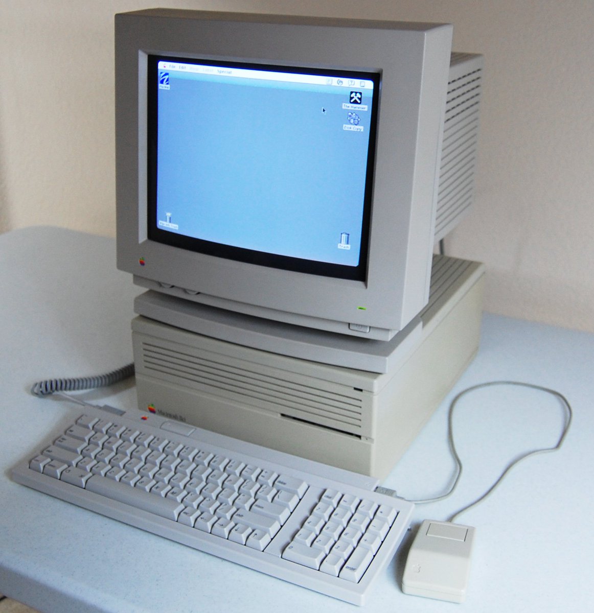 retrobyteco's tweet photo. The Macintosh IIci
#retrobyte #apple #mac #macintosh #retroapple #vintageapple #retrocomputer #vintagecomputer #vintagemac #applecomputer #oldtech #vintagecomputing #macii #macintoshiici #macintoshii https://t.co/PcgVJvg3qW
