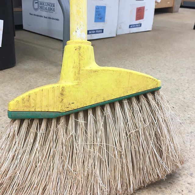 Montpelier_Arch's tweet photo. Using this +100 degree day to clean the #digmontpelier lab. #heatwave #archaeologylab Read More: https://t.co/g0OuZfOEZE https://t.co/HLWAjikK00