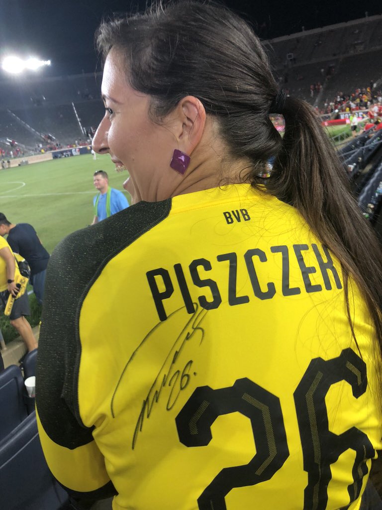 bvb_orlando's tweet photo. The only match highlight worth mentioning from last night... #matchdelight #worththeairfare #BVBUSA #bvb #LFCBVB @BlackYellow @united 📸: @xmatthiasx https://t.co/pPpDqs0S10