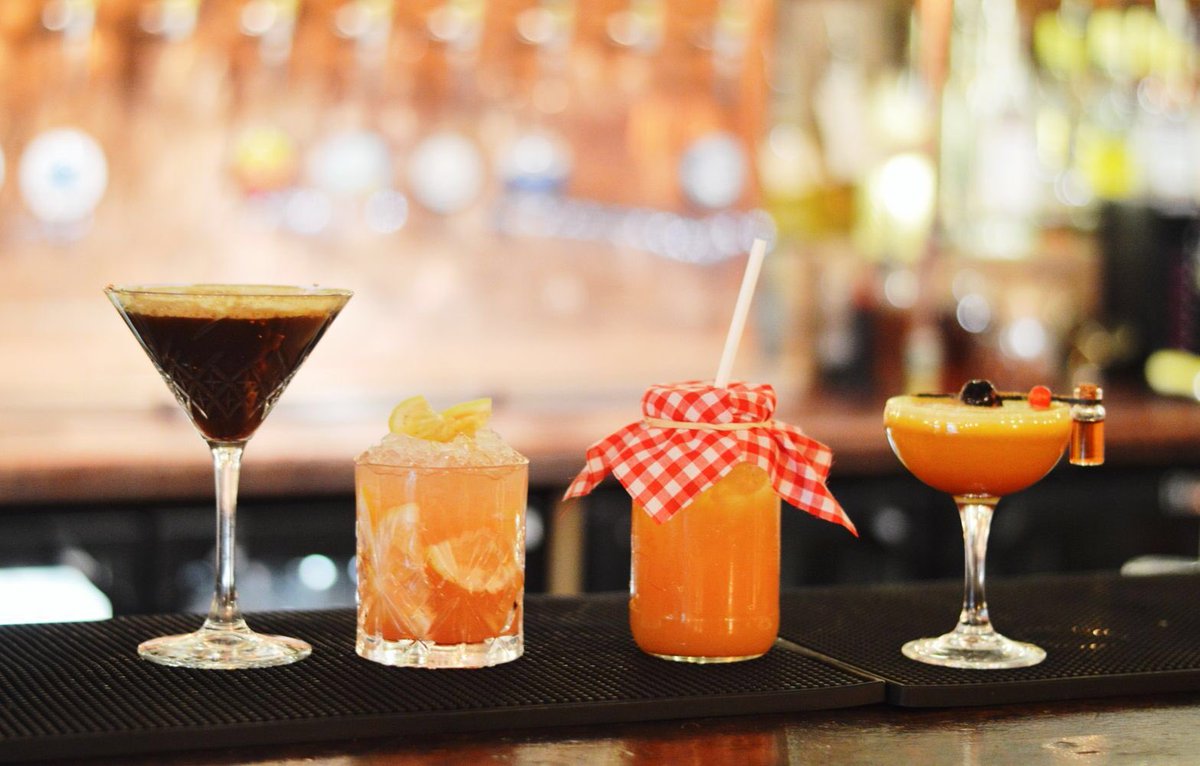It's saturday which means we're treating you to 241 cocktails from our happy hour menu and 241 pizzas all day, don't miss out!⠀