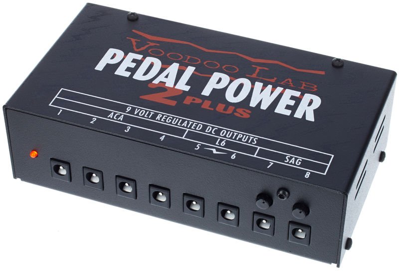 HyperBrotherKGO's tweet photo. Ishi-kun's board, bottom row:
-EMMA ReezaFRATzitz
-Providence P-3LD
The last two pedals are a buffer and what is described as a custom made overdrive (probably the white one with two knobs).
The board was powered by a Voodoo Lab Pedal Power 2+.
#エレカシ
#EleKashi
#EMMAelectronic https://t.co/8FMgLl3JUg