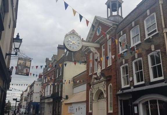 kmfmnews's tweet photo. ICYMI: #Medway2025 bid for UK City of Culture announced https://t.co/0O5IH3xwb4 https://t.co/DDq2LY2JRd