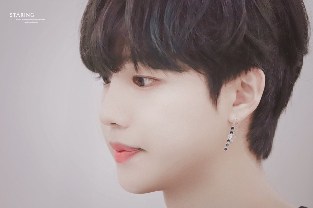 staring0814_ym's tweet photo. 190720 김포출발 
영화 주인공이 소개해 드리겠습니다~~~
#임영민 #LIMYOUNGMIN #AB6IX https://t.co/ftOHtTTV3q