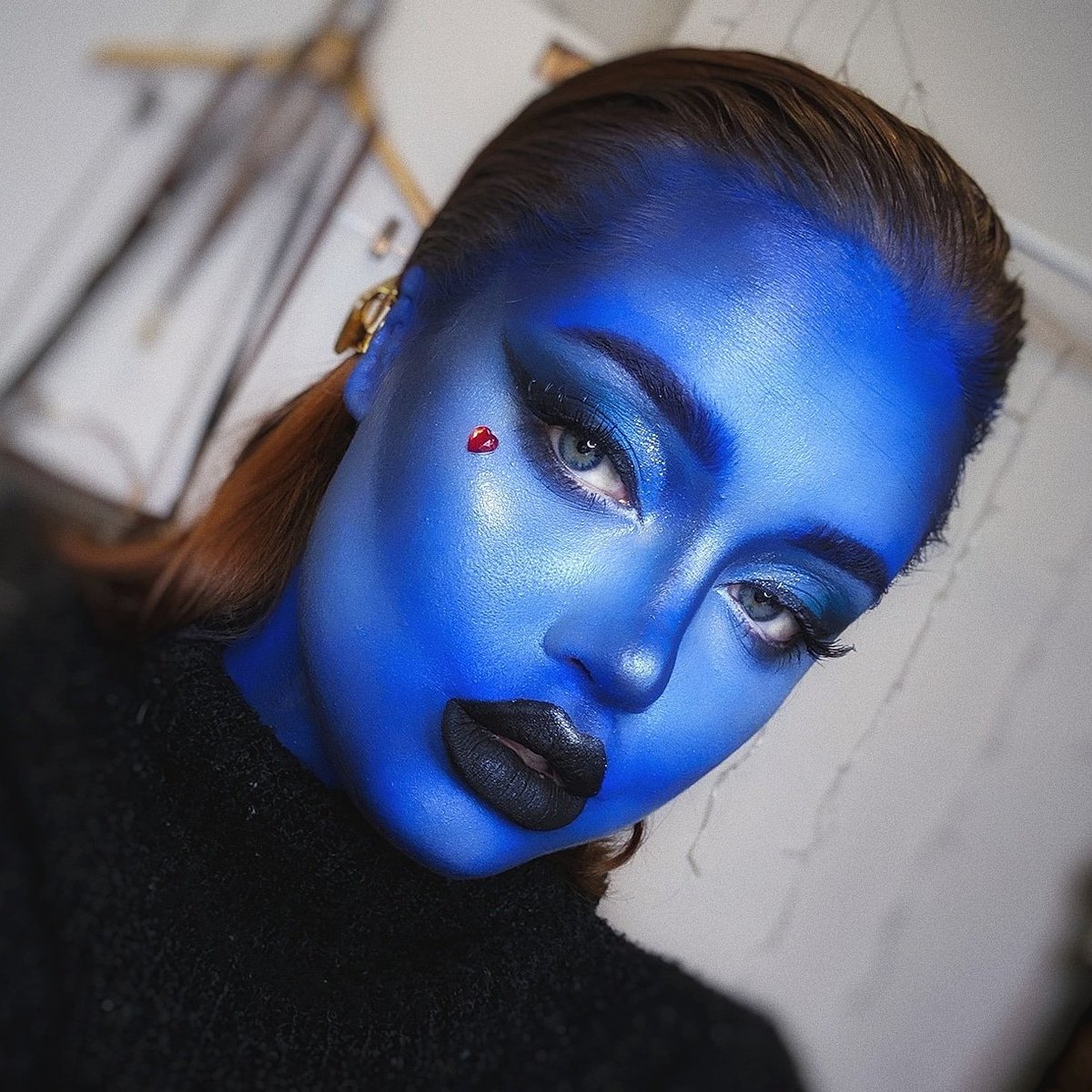 MakeUpByZebony's tweet photo. What's really inside Area 51
.
#Area51 #area51raid
.
@ColourPopCo #friday #blacknbrown 
@EylureOfficial #girlnextdoor @ChloeMorello 
@MorpheBrushes #35b #blue #coconut #eyepencil 
.
#FolloMe #makeup #mua #undiscoveredmua #sfx #glam #alien https://t.co/pUdI77xhHj