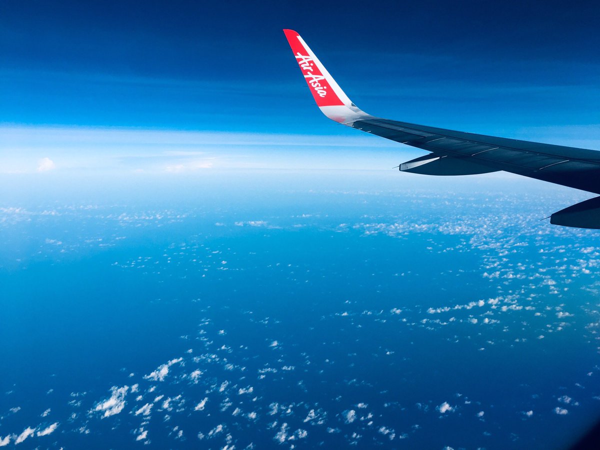 StRoch's tweet photo. Thanks for the safe flight to the @AirAsia crew of AK 5139 BKI-KUL https://t.co/BCeaDSeH7f